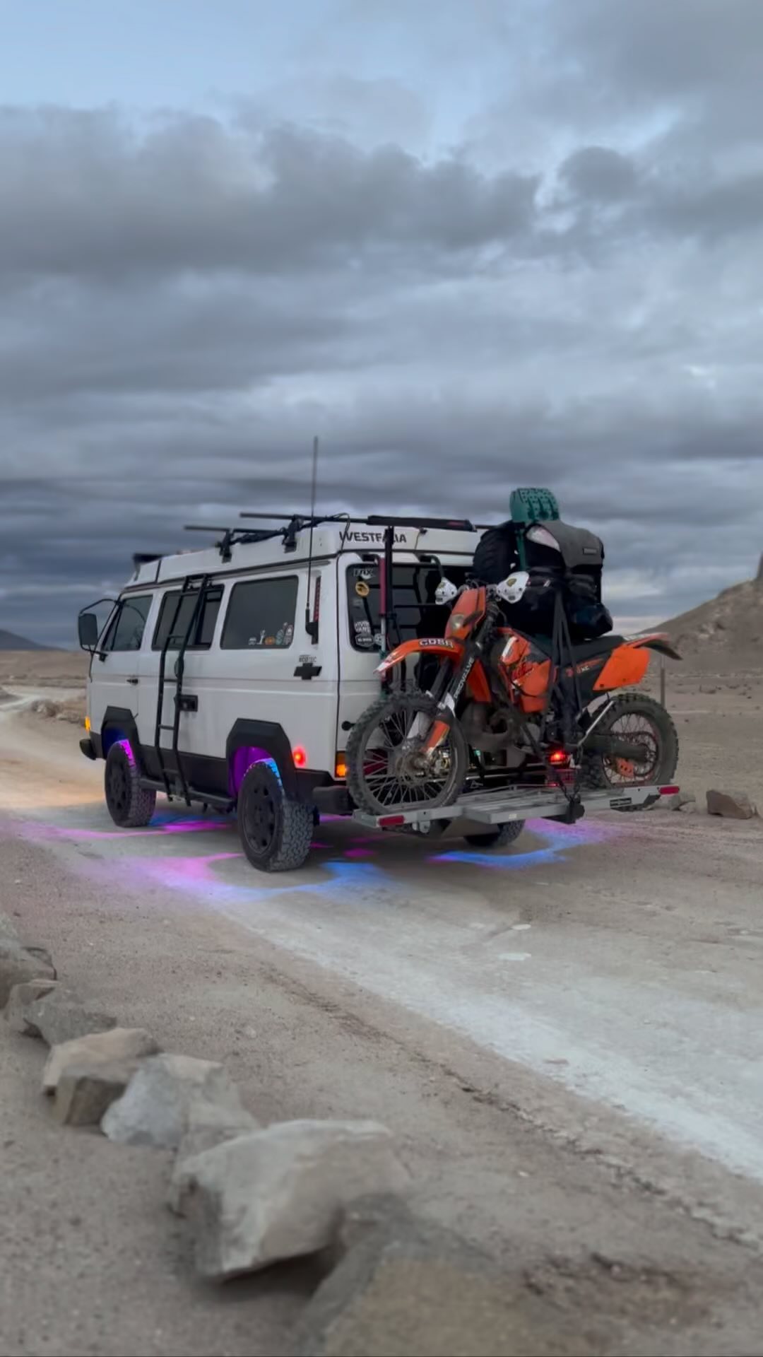Westfalia with motorcycle in the desert